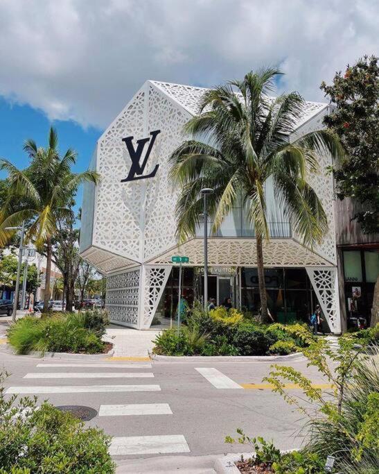 Stanza Miami: Design District With Workstation & Laundry Apartamento *